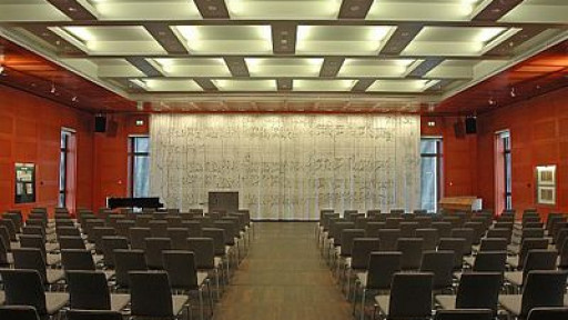 GROSSES KINO GANZ KURZ